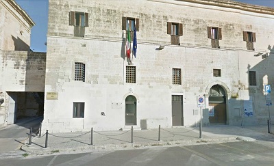 Lecce, truffa di finanziamenti europei per 3,6 milioni di euro per la produzione di mediciali