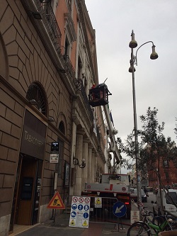 diserbo facciate palazzo di città