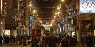 bari-arrivano-la-luminarie-in-via-sparano-fino-a-piazza-umberto