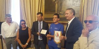 sindaco premia daniel douglas di pierro