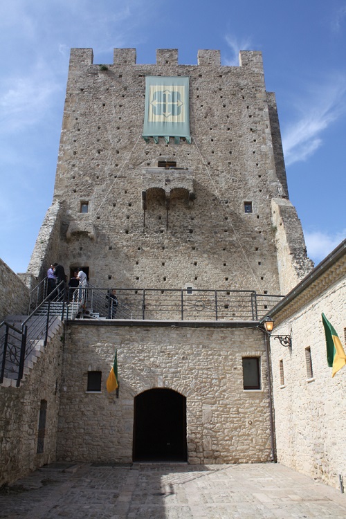 pietra, torre normanna