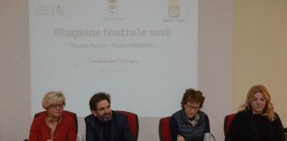 gruppo conferenza stampa