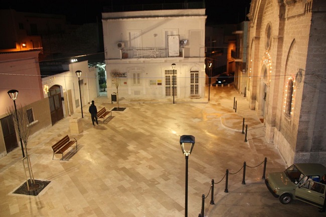 piazza manzoni a carbonara (bari)