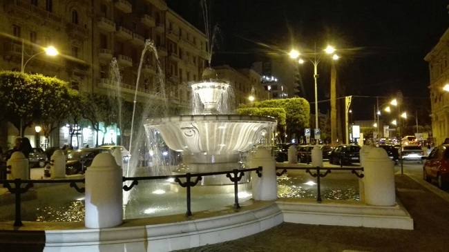 riempita la fontana in piazza moro