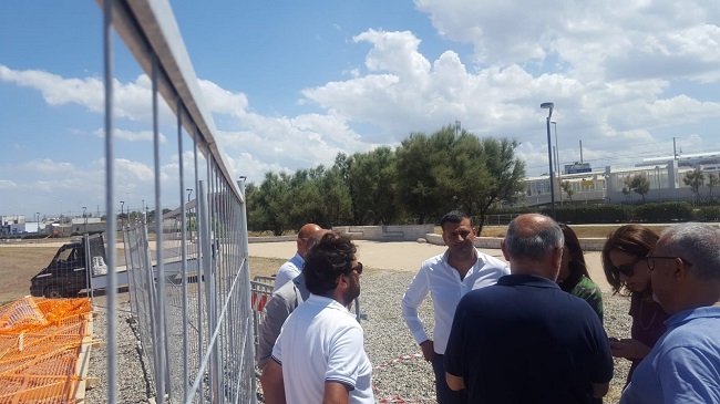 a torre quetta in corso i lavori per il montaggio della piscina prefabbricata - sopralluogo