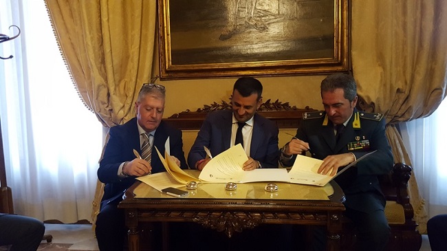 lotta all'evasione - sigla protocollo d'intesa tra comune agenzia entrate e guardia di finanza