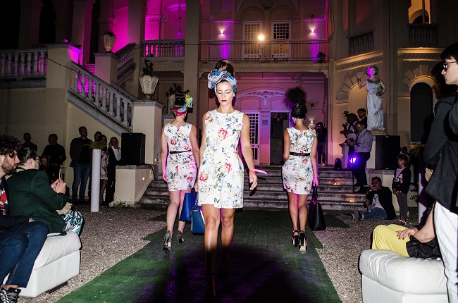 sfilata di moda a villa rotondo