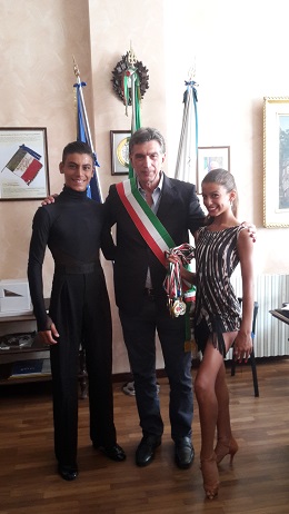 il sindaco cannito incontra i campioni di danza sportiva ilaria e giovanni tesse