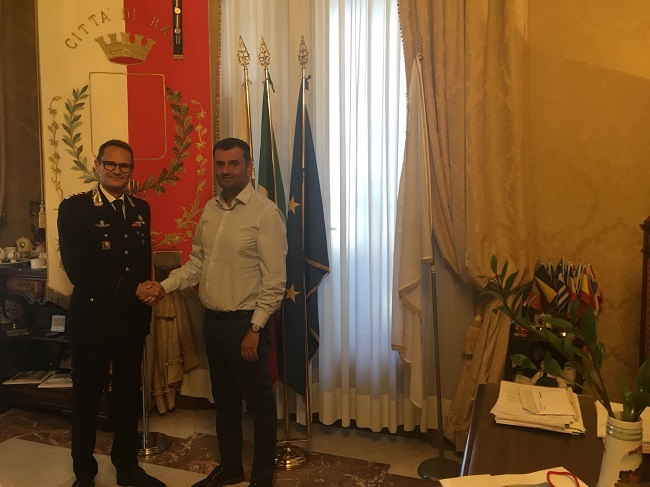 decaro riceve la visita del comandante provinciale dei carabinieri molinese