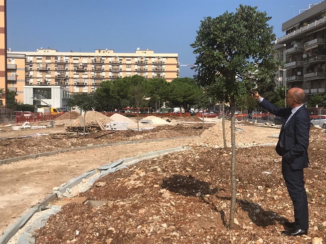 ripresi i lavori nel giardino di via tridente