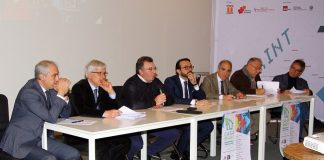 tavolo relatori convegno casa smart