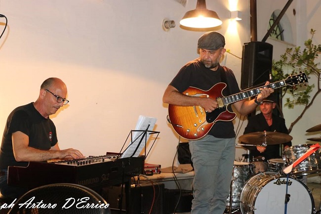hands jazz trio