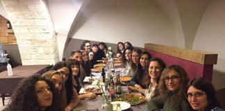 la seconda divisione femminile in pizzeria con mister antelmi