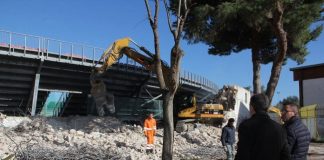 sopralluogo del sindaco durante i lavori di demolizione delle tribune dello stadio 'puttilli'