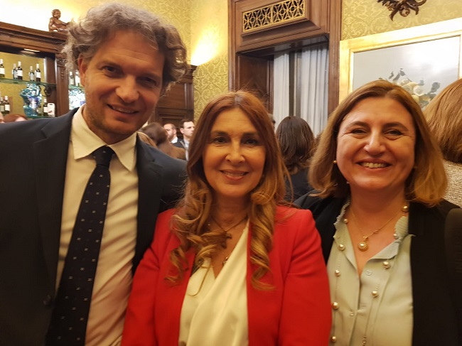 l'abbate con nunzia catalfo presidente comm lavoro e daniele pesco presidente comm bilancio