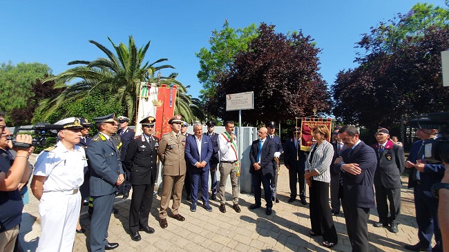 sindaco alla cerimonia di intitolazione area verde ad emanuela loi nell'anniversario della strage di via d'amelio