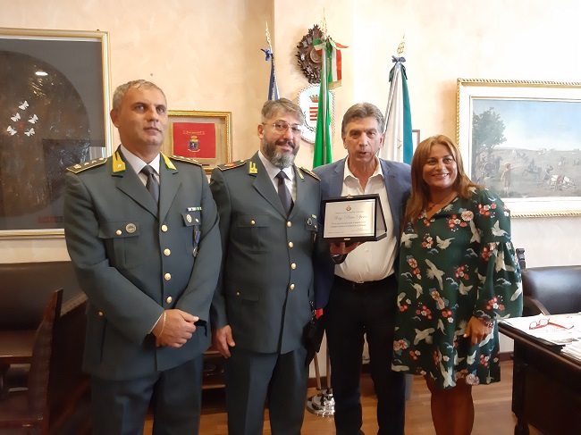 donazione midollo osseo, pubblico riconoscimento per un finanziere di barletta