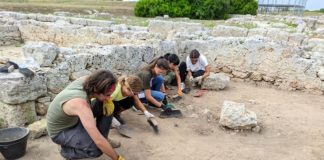 gli archeologi del polo liceale a egnazia