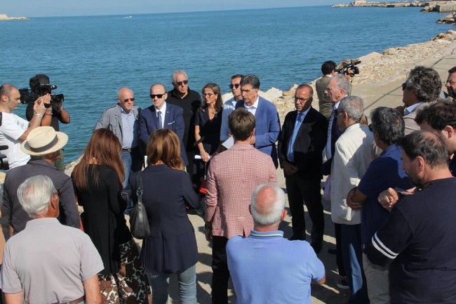 recupero del trabucco sul braccio di levante, stamani consegna lavori