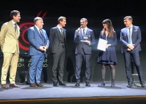 sindaco decaro riceve menzione speciale per progetto muvt all'urban award di milano