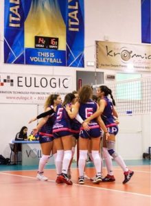 volleyup (esultanza ragazze in gruppo)