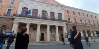 un minuto di silenzio in tutta Italia per le vittime del coronavirus