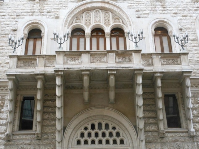 bari palazzo acquedotto avvocati patrimonio