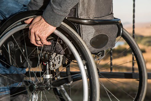disabile in carrozzina