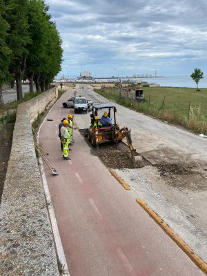 lungomare turistico attinente la lega navale, proseguono i lavori sul manto stradale