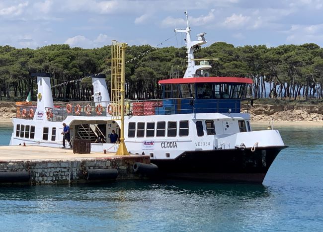 motonave 'clodia' kyma mobilità amat - ormeggio a Isola san pietro