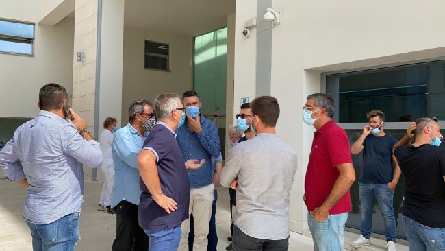 sit-in di protesta degli agricoltori a foggia