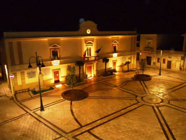 villa castelli (piazza di sera)