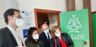 inaugurazione dello spazio lettura per adolescenti nella biblioteca per ragazzi