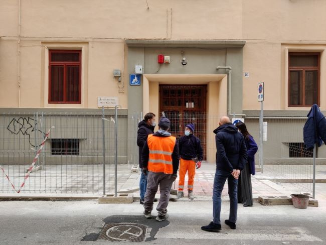 realizzata l’estensione del marciapiede davanti alla scuola imbriani