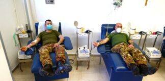 donazione del comandante di reggimento e del dirigente del servizio sanitario del reparto