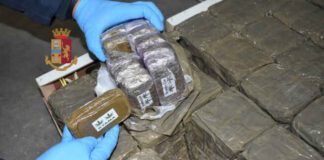 400 kg di hashish in un box, arrestati coniugi a Noicattaro