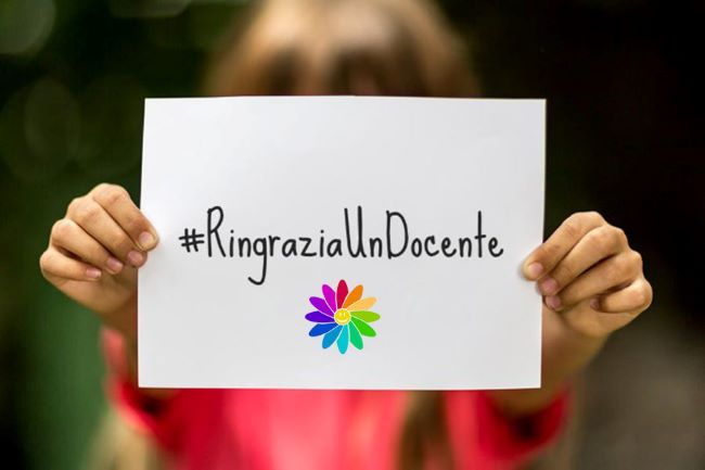 ringrazia docente