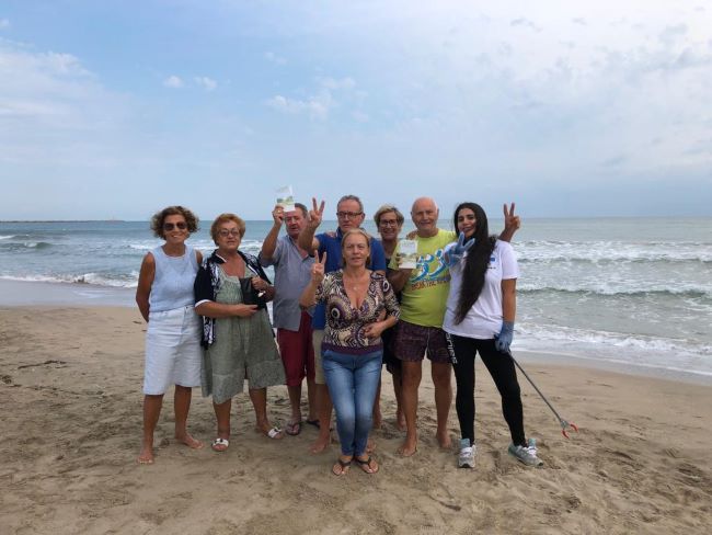 la via della felicità torna sulla spiaggia di levante a barletta