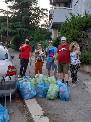 raccolta rifiuti al parco in zona pantanella a foggia