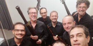 sabino manzo (al centro) con l'ensemble santa teresa dei maschi