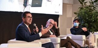 da sx, francesco cupertino, francesco defilippis (moderatore), politecnico di bari, alessandro cariello, coordinatore tecnico-scientifico del biarch