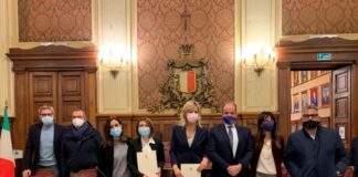 contrasto al bullismo e agli stereotipi di genere, la sottoscrizione di due protocolli tra la commissione pari opportunità e le associazioni gens nova e la forza delle donne