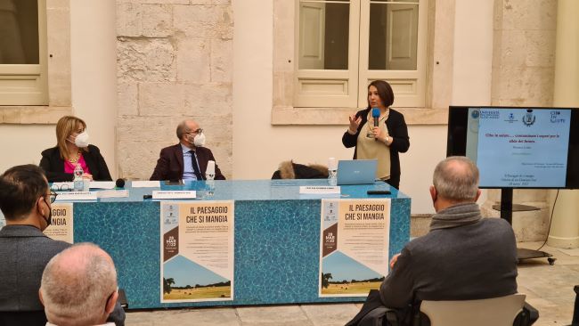 intervento autorevoli della prof.ssa filomena corbo, coordinatrice centro interdipartimentale cibo in salute uniba