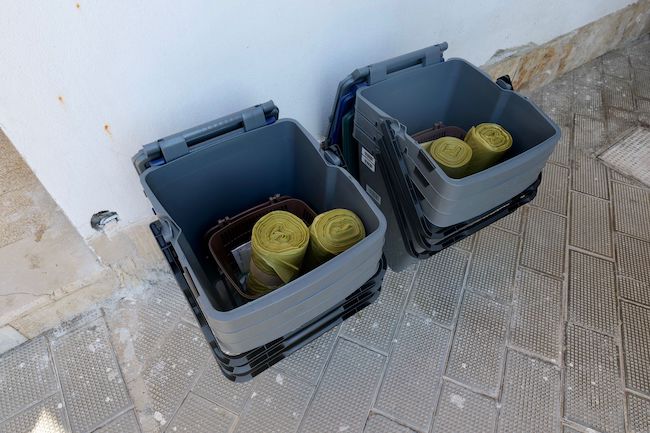 Bari, al via la distribuzione dei kit della raccolta differenziata porta a porta Bari, al via la distribuzione dei kit della raccolta differenziata porta a porta