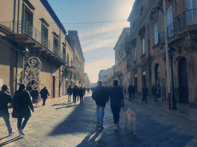 Francavilla Fontana, via Roma: proseguono gli interventi di riqualificazione Francavilla Fontana, via Roma: proseguono gli interventi di riqualificazione
