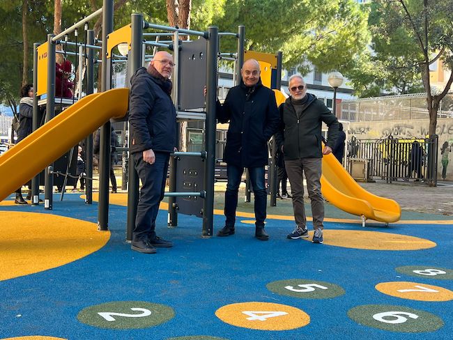Bari, riaperta al pubblico l’area giochi centrale del giardino Chiara Lubich Bari, riaperta al pubblico l’area giochi centrale del giardino Chiara Lubich