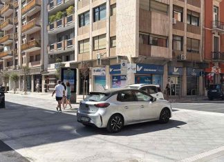 Riaperta al traffico via Piccinni a Bari