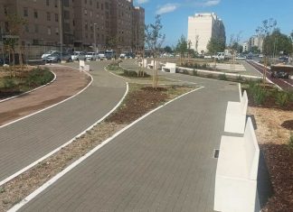 A Bari inaugurati il giardino in via Cascia, il parcheggio in Strada Lama del Duca, la pista ciclabile